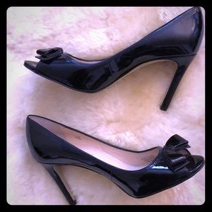 Black patent peep toe pumps EUC